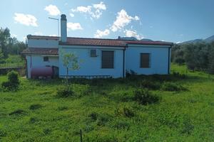 Villacidro - ricovero attrezzi con terreno