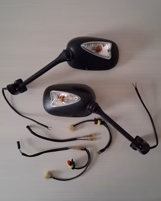 Specchietti moto frecce integrate