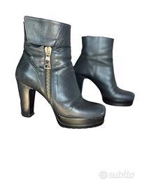 Scarpe donna stivaletto