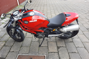Ducati monster 696