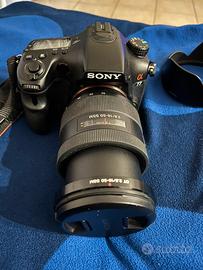 Fotocamera Sony aSLT-A77 con ottica 16-50