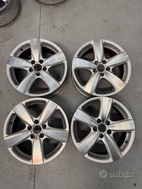 4 cerchi usati 17 pollici originali VW Golf Tiguan