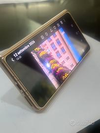 Honor v6 magic 16/512 giga.