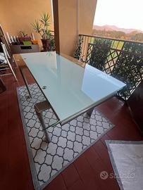 Tavolo in vetro