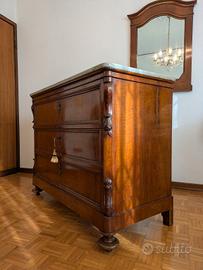 Cassettone antico con ripiano marmo
