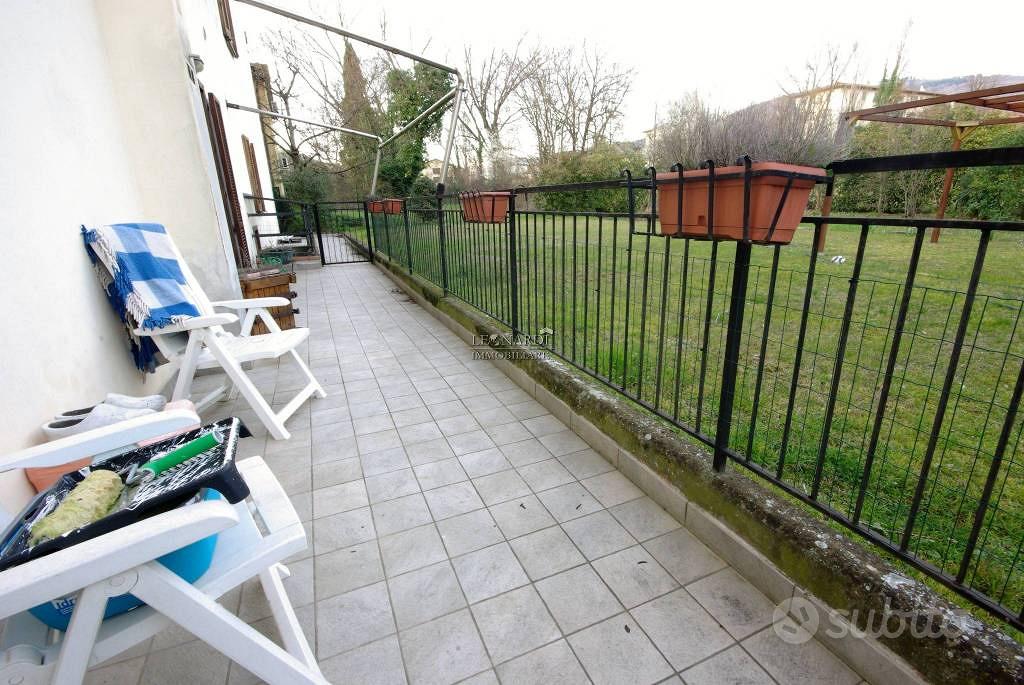 Appartamento di 153 m² con 5 locali e box auto a S - Vista 6