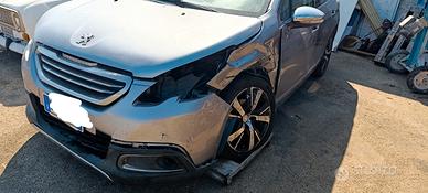Peugeot 2008 sinistrata