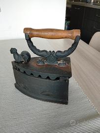 ferro da stiro antico a carbone
