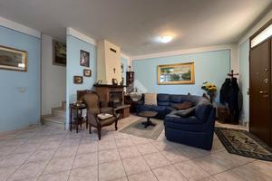 VILLA A SCHIERA A STRADELLA