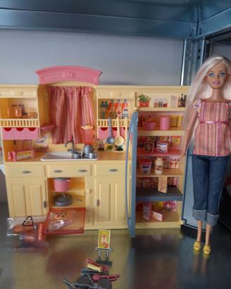 Parete cucina Barbie +Barbie