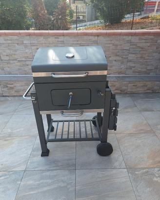 Barbecue BBQ a carbone o carbonella