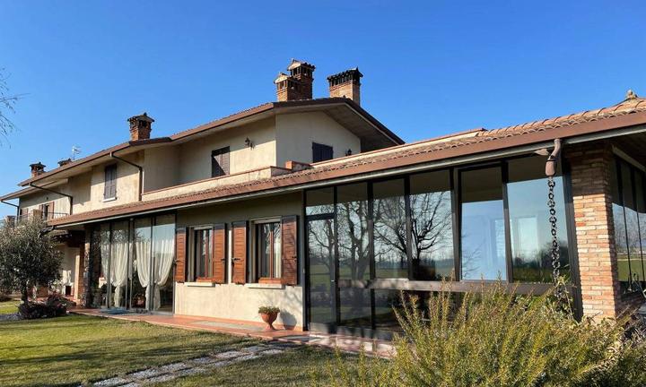 Appartamento Quadrilocale con Terrazza e Vista Pan