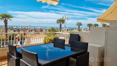 Appartamento fronte mare