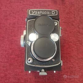 Macchina fotografica vintage Yashica D 6x6