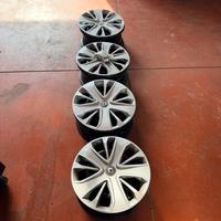 Cerchi con copricerchi Renault Clio 15’