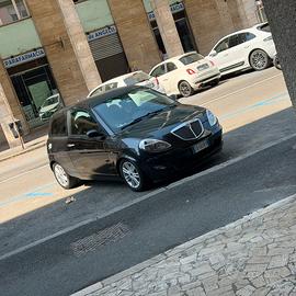 Lancia ypsilon 2006