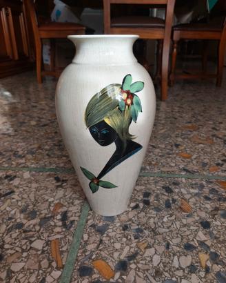 vaso in ceramica e 