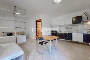 RECENTE COSTRUZIONE CON GIARDINO E CANTINA A PIOPP