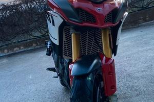 Moto multistrada