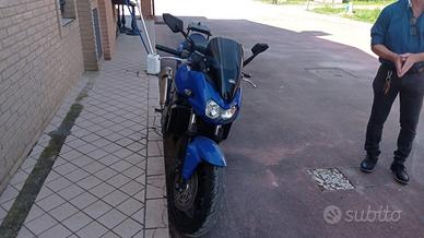 Kawasaki zr750