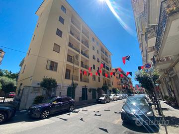 Negozio con Bagno - Via O. Di Giordano