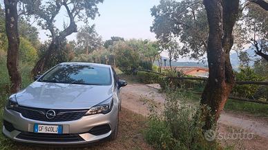 Opel Astra Berlina 2021 1.5cc 12cv