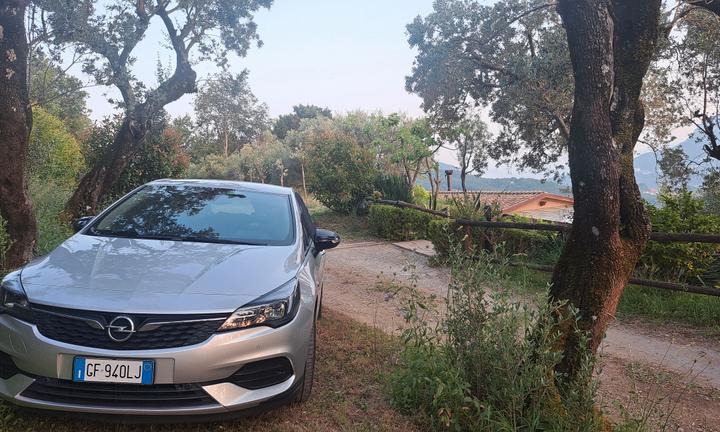 Opel Astra Berlina 2021 1.5cc 12cv