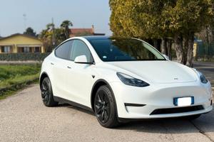 Tesla Model Y LongRange + EAP + Acceleration Boost