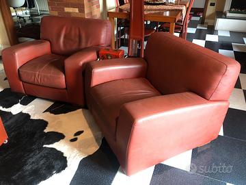 Set poltrone divano divani poggiapiedi in cuoio