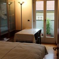 Letto, vetrinetta-libreria e scrivania MOLTENI