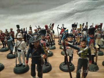 Lotto di 71 pezzi di soldatini di piombo 