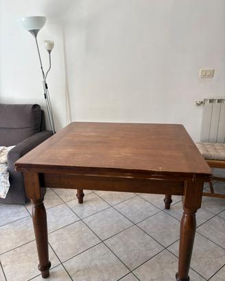 Tavolo Quadrato Allungabile in Legno Massiccio