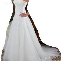 Abito da sposa in tulle sartoriale