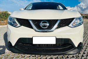 Nissan Qashqai 1.5 dCi Tekna diesel corso sicilia 