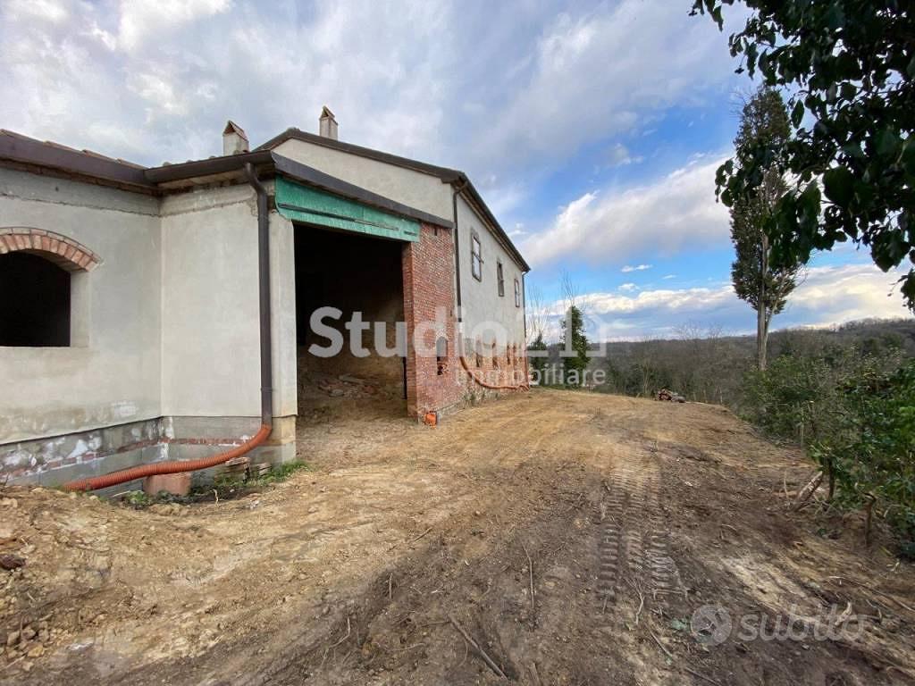 Rustico / Casale di 300 m² con più di 5 locali e p - Vista 2