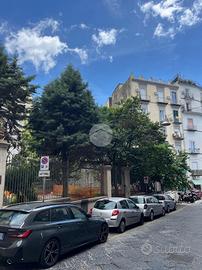 2 LOCALI A NAPOLI