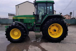 Trattore John Deere 7810