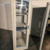 Armadio rack da pavimento 
Misura 59x80 cm altezza