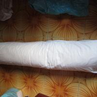 Cuscino lungo per dormire lateralmente