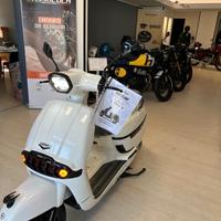 KEEWAY Sixties 300i VICTORIA