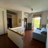 Appartamento arredato con parcheggio