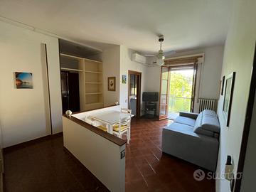 Appartamento arredato con parcheggio