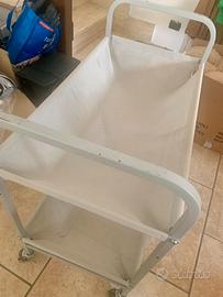Carrelli. Buone condizioni.