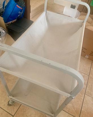 Carrelli. Buone condizioni.