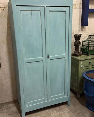 Armadio vintage provenzale