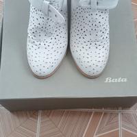 scarpe con il tacco basso