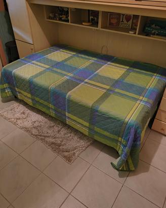 letto una piazza e mezza completo di doghe