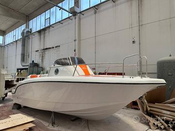 BM 647 nuova con motore Tohatsu 140HP