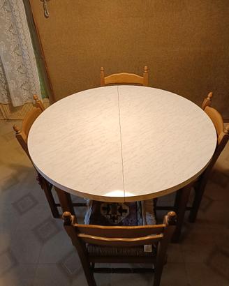 Tavolo rotondo allungabile + 4 sedie in legno