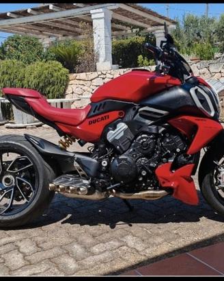 diavel v4